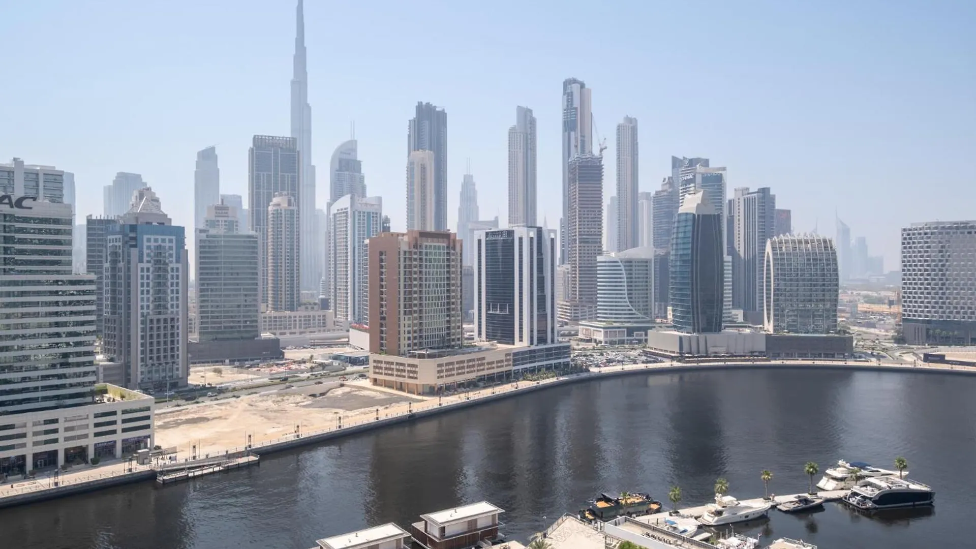 Gennaro'S Home At 15 Northside Business Bay Dubai Apartment